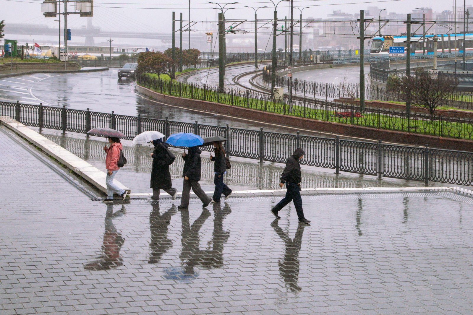 Météo week-end : pluie et fraîcheur pour les vacanciers des zones A et B